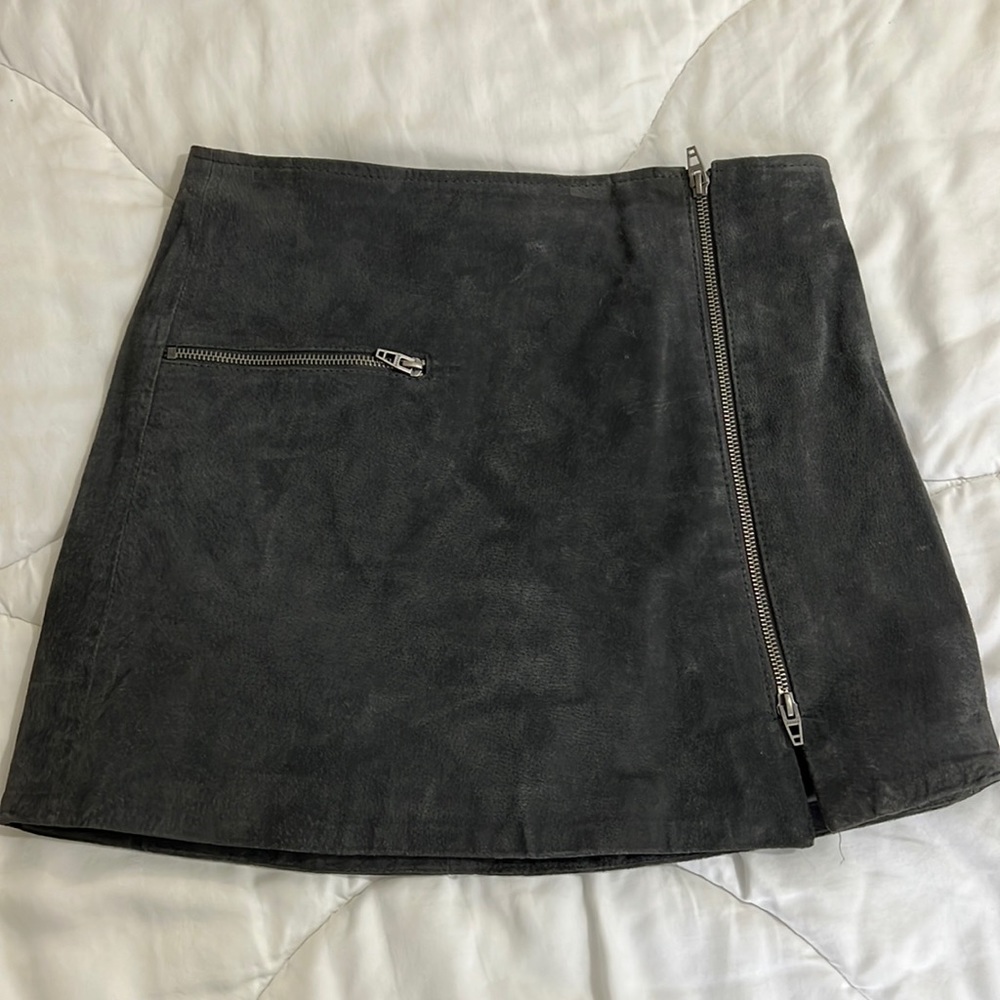BlankNYC gray suede skirt